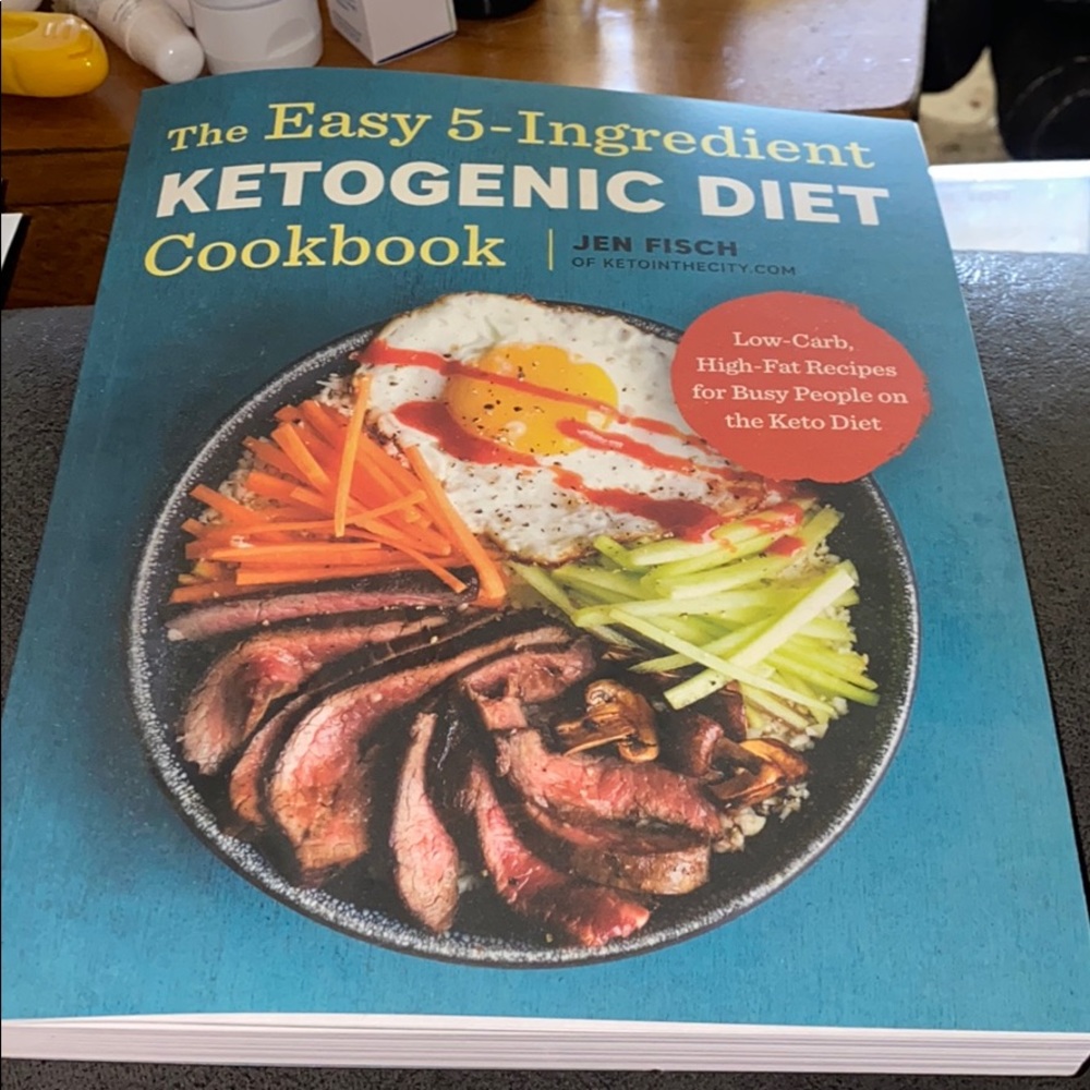 The Easy 5-Ingredient Ketogenic Diet Cookbook